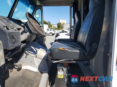 Zdjęcie 7 z 13 samochodu: 2016 FORD ECONOLINE E350 SUPER DUTY STRIPPED CHASSIS VIN:1FC3E3KS7GDC55357 - miniatura