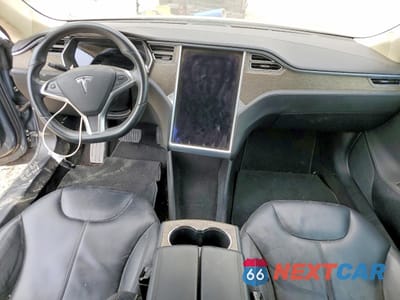 Zdjęcie 8 z 12 samochodu: 2013 TESLA MODEL S VIN:5YJSA1CN5DFP30142 - miniatura