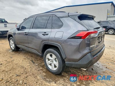 Drugie zdjęcie samochodu z przodu: 2021 TOYOTA RAV4 XLE VIN:2T3W1RFV2MC132257 - miniatura