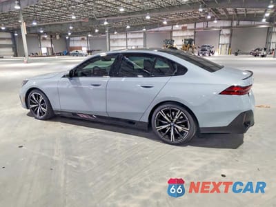 Drugie zdjęcie samochodu z przodu: 2024 BMW 530 I VIN:WBA43FJ0XRCS22483 - miniatura