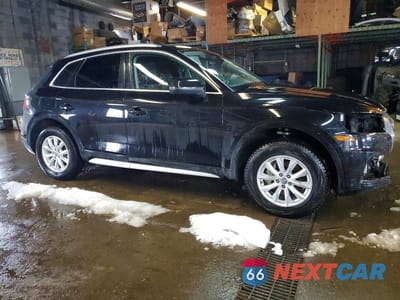 Czwarte zdjęcie samochodu z boku: 2018 AUDI Q5 PRESTIGE VIN:WA1CNAFY4J2033309 - miniatura