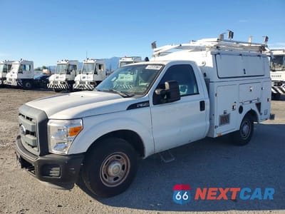 2013 FORD F350 UTILITY / SERVICE TRUCK 1FDRF3A6XDEB92462 - główne zdjęcie licytacji z USA - miniatura