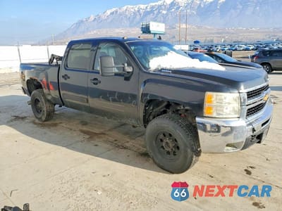 Czwarte zdjęcie samochodu z boku: 2007 CHEVROLET SILVERADO K2500 HEAVY DUTY VIN:1GCHK23677F517795 - miniatura