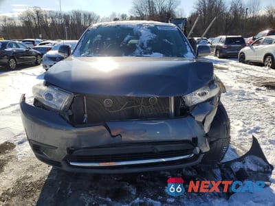 Piąte zdjęcie samochodu w środku: 2011 TOYOTA HIGHLANDER BASE VIN:5TDZK3EH9BS046671 - miniatura