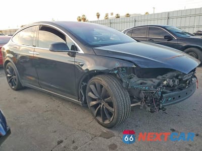 Czwarte zdjęcie samochodu z boku: 2017 TESLA MODEL X VIN:5YJXCBE27HF051438 - miniatura