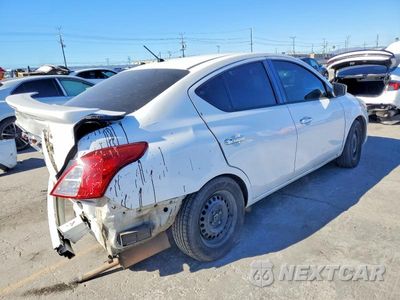 Trzecie zdjęcie samochodu z tyłu: 2017 NISSAN VERSA S VIN:3N1CN7APXHL845183 - miniatura