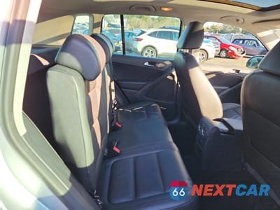 Zdjęcie 11 z 12 samochodu: 2011 VOLKSWAGEN TIGUAN S VIN:WVGBV7AX7BW561354 - miniatura