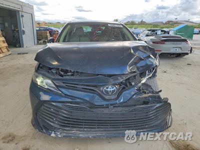 Piąte zdjęcie samochodu w środku: 2019 TOYOTA CAMRY L VIN:4T1B11HK2KU845537 - miniatura