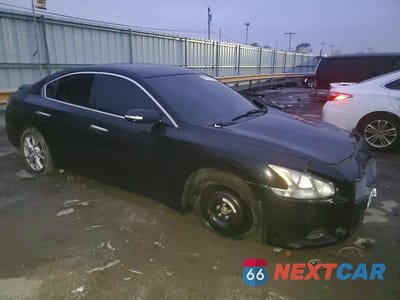 Czwarte zdjęcie samochodu z boku: 2012 NISSAN MAXIMA 3.5 S VIN:1N4AA5AP5CC809299 - miniatura
