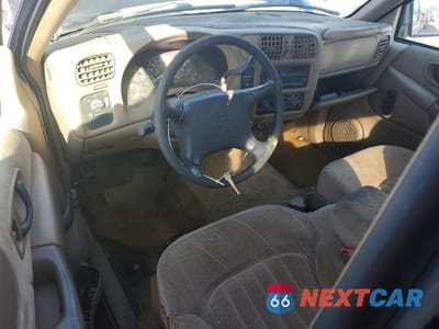 Zdjęcie 8 z 13 samochodu: 1998 CHEVROLET S TRUCK S10 VIN:1GCCS19X5W8112171 - miniatura