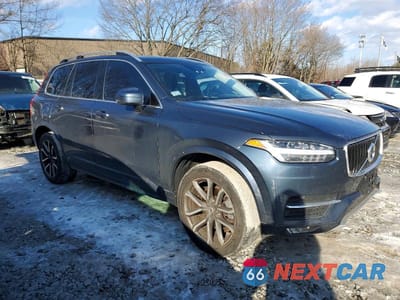 Czwarte zdjęcie samochodu z boku: 2019 VOLVO XC90 T6 MOMENTUM VIN:YV4A22PK8K1493874 - miniatura