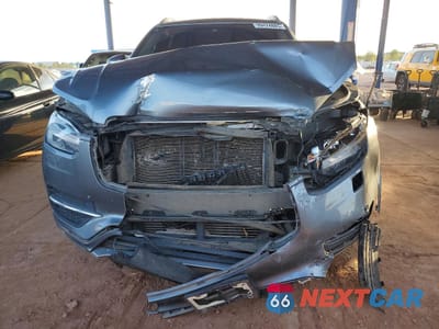 Piąte zdjęcie samochodu w środku: 2018 VOLVO XC90 T6 VIN:YV4A22PK0J1207384 - miniatura