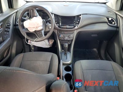 Zdjęcie 8 z 12 samochodu: 2020 CHEVROLET TRAX LS VIN:KL7CJKSBXLB330402 - miniatura