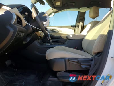 Zdjęcie 7 z 13 samochodu: 2023 CHEVROLET TRAVERSE LS VIN:1GNERFKW5PJ226353 - miniatura