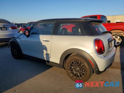 Drugie zdjęcie samochodu z przodu: 2021 MINI COOPER VIN:WMWXR3C00M2N92556 - miniatura