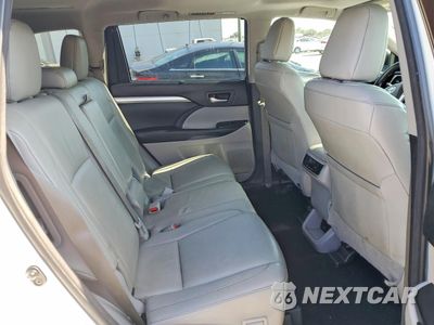 Zdjęcie 11 z 15 samochodu: 2018 TOYOTA HIGHLANDER SE VIN:5TDKZRFH9JS536282 - miniatura