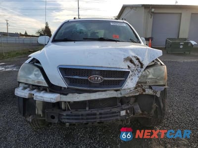 Piąte zdjęcie samochodu w środku: 2005 KIA SORENTO EX VIN:KNDJD733355340938 - miniatura