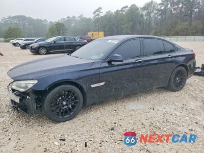 2015 BMW 750 I WBAYA8C53FD825759 - główne zdjęcie licytacji z USA - miniatura