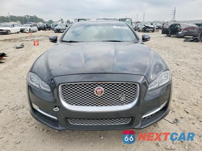 Piąte zdjęcie samochodu w środku: 2017 JAGUAR XJL PORTFOLIO VIN:SAJWA2G75H8W12117 - miniatura