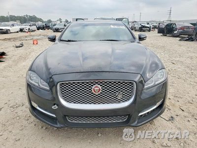 Piąte zdjęcie samochodu w środku: 2017 JAGUAR XJL PORTFOLIO VIN:SAJWA2G75H8W12117 - miniatura