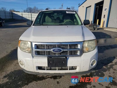 Piąte zdjęcie samochodu w środku: 2011 FORD ESCAPE XLT VIN:1FMCU9D7XBKB34403 - miniatura