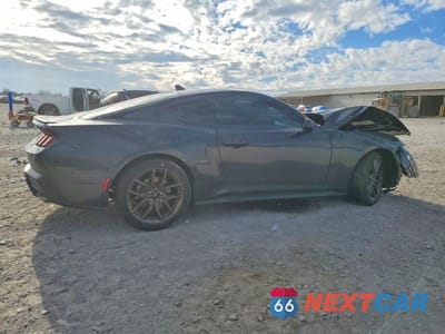 Trzecie zdjęcie samochodu z tyłu: 2024 FORD MUSTANG VIN:1FA6P8TH4R5117804 - miniatura