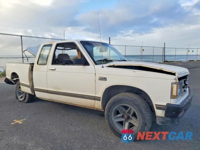 Czwarte zdjęcie samochodu z boku: 1988 CHEVROLET S TRUCK S10 VIN:1GCBS19R7J8111819 - miniatura