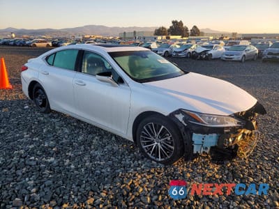 Czwarte zdjęcie samochodu z boku: 2024 LEXUS ES 300H BASE VIN:58ADA1C17RU050767 - miniatura