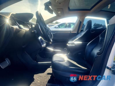 Zdjęcie 7 z 12 samochodu: 2014 TESLA MODEL S VIN:5YJSA1H17EFP37763 - miniatura