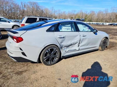 Trzecie zdjęcie samochodu z tyłu: 2022 KIA K5 GT LINE VIN:5XXG64J21NG148619 - miniatura