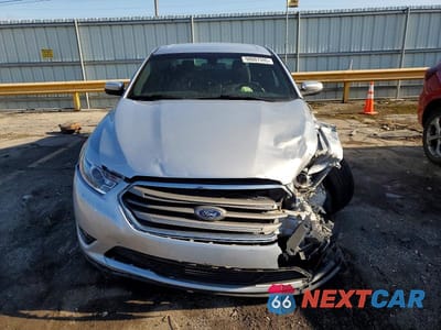 Piąte zdjęcie samochodu w środku: 2018 FORD TAURUS SEL VIN:1FAHP2E82JG131034 - miniatura