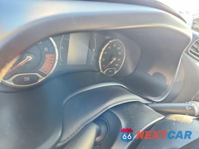 Zdjęcie 9 z 12 samochodu: 2023 JEEP RENEGADE LATITUDE VIN:ZACNJDB11PPP71830 - miniatura