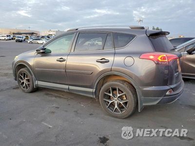 Drugie zdjęcie samochodu z przodu: 2018 TOYOTA RAV4 SE VIN:JTMJFREV1JJ231819 - miniatura