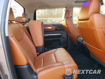 Zdjęcie 10 z 12 samochodu: 2017 TOYOTA TUNDRA CREWMAX 1794 VIN:5TFAW5F12HX614115 - miniatura