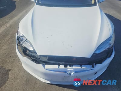 Zdjęcie 11 z 12 samochodu: 2014 TESLA MODEL S VIN:5YJSA1H17EFP37763 - miniatura