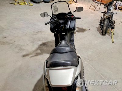 Zdjęcie 6 z 10 samochodu: 2013 HONDA FSC600 A VIN:JH2PF0147DK100239 - miniatura