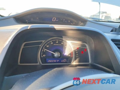 Zdjęcie 9 z 12 samochodu: 2009 HONDA CIVIC LX VIN:19XFA16539E016407 - miniatura