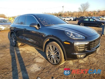 Czwarte zdjęcie samochodu z boku: 2016 PORSCHE CAYENNE VIN:WP1AA2A22GLA00487 - miniatura