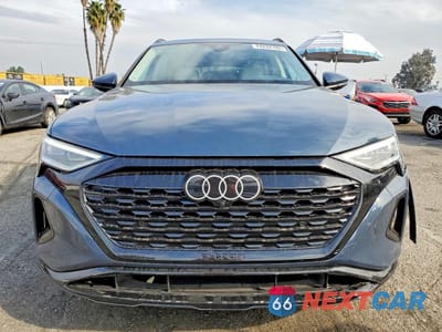 Piąte zdjęcie samochodu w środku: 2024 AUDI Q8 E-TRON PREMIUM VIN:WA14AAGE5RB066660 - miniatura