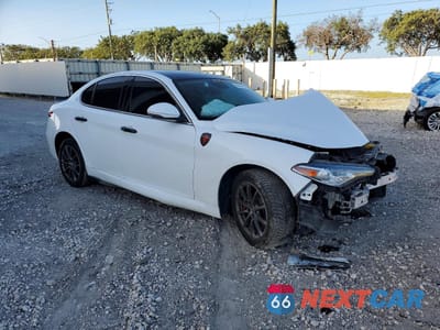 Czwarte zdjęcie samochodu z boku: 2018 ALFA ROMEO GIULIA Q4 VIN:ZARFAEDN1J7573529 - miniatura