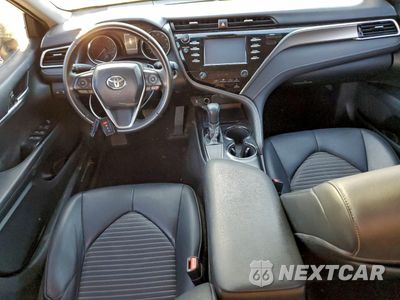 Zdjęcie 8 z 15 samochodu: 2018 TOYOTA CAMRY L VIN:4T1B11HK1JU563694 - miniatura