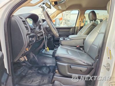 Zdjęcie 7 z 12 samochodu: 2019 RAM 3500 UTILITY / SERVICE TRUCK VIN:3C7WRSCJ7KG561085 - miniatura