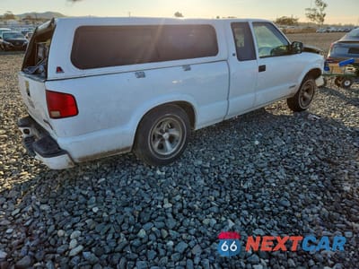 Trzecie zdjęcie samochodu z tyłu: 2003 CHEVROLET S TRUCK S10 VIN:1GCCS19X738125936 - miniatura