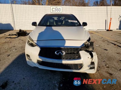 Piąte zdjęcie samochodu w środku: 2017 INFINITI QX30 VIN:SJKCH5CP5HA028343 - miniatura