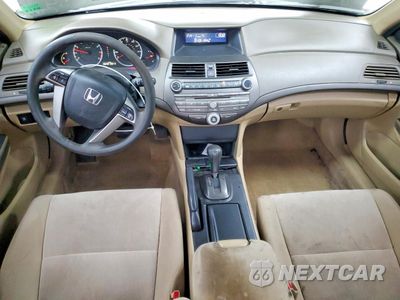 Zdjęcie 8 z 12 samochodu: 2010 HONDA ACCORD LX VIN:1HGCP2F39AA045523 - miniatura