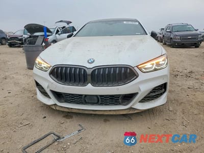 Piąte zdjęcie samochodu w środku: 2022 BMW M850XI VIN:WBAGV8C01NCH27406 - miniatura