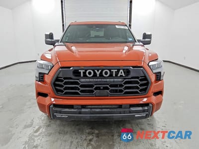 Piąte zdjęcie samochodu w środku: 2024 TOYOTA SEQUOIA sr VIN:7SVAAABA6RX044219 - miniatura