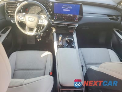 Zdjęcie 8 z 12 samochodu: 2023 LEXUS RX 350 PREMIUM VIN:JTJCHMAA1P2005546 - miniatura