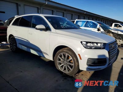 Czwarte zdjęcie samochodu z boku: 2017 AUDI Q7 PREMIUM PLUS VIN:WA1LAAF70HD050559 - miniatura