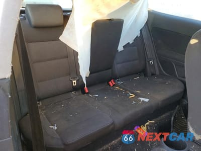 Zdjęcie 10 z 12 samochodu: 2010 VOLKSWAGEN GOLF VIN:WVWBA7AJ8AW277497 - miniatura